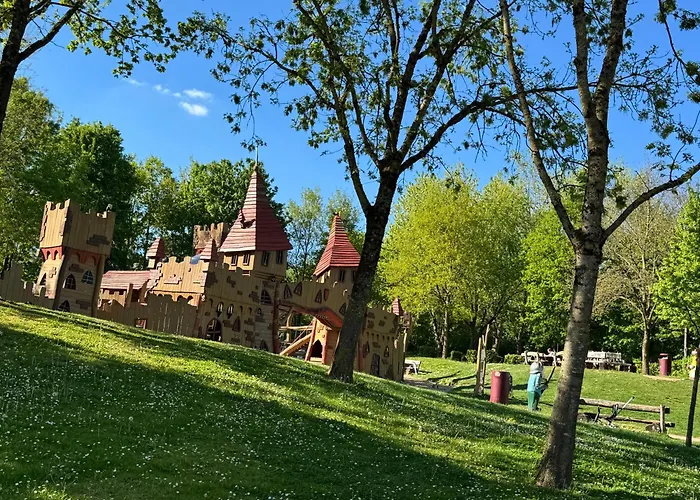 Marcel Cahen 5 Luxurious For Families Groups And Events Дом отдыха